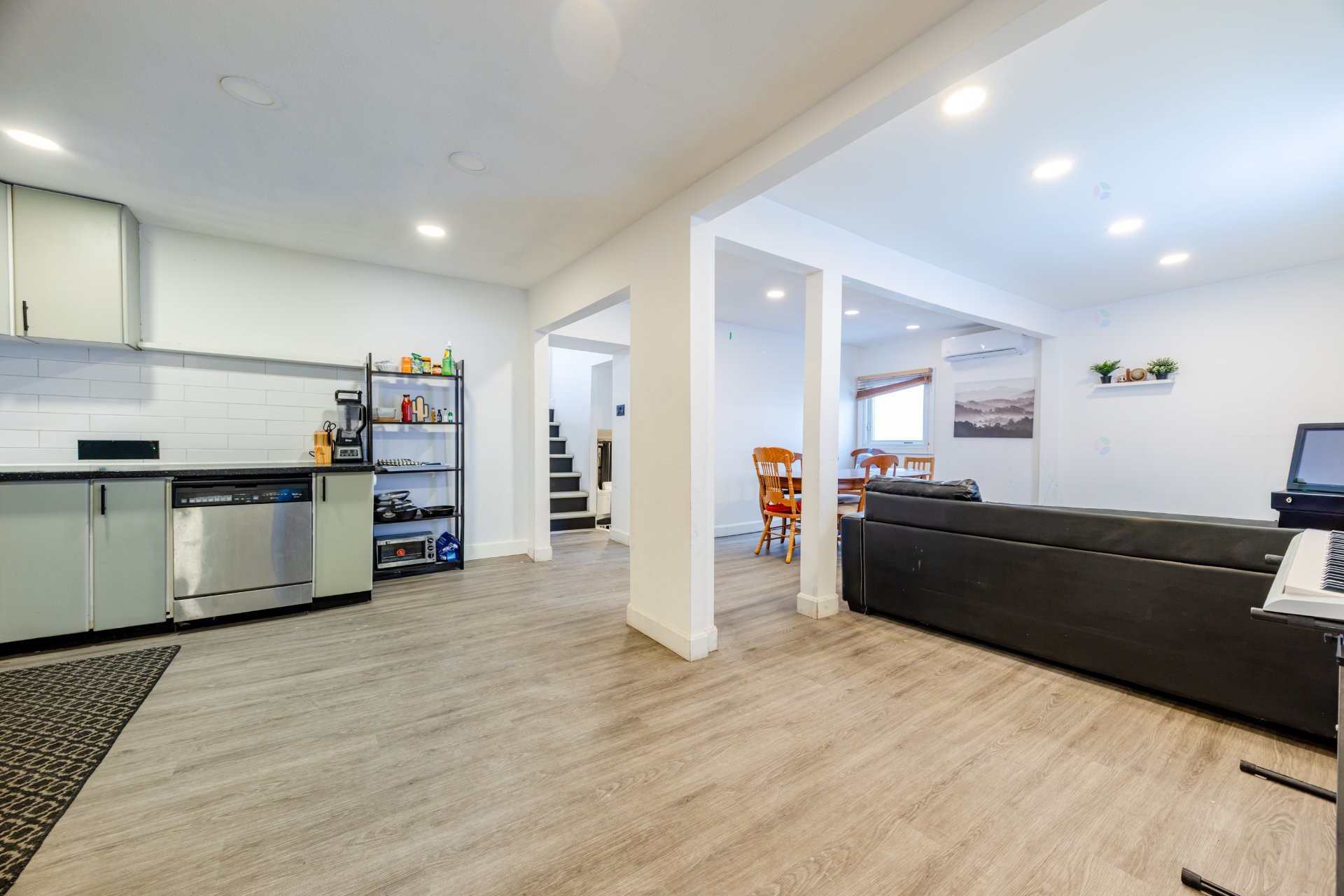 









545


Rue St-André

,
Laval (Pont-Viau),




QC
H7G3A2

