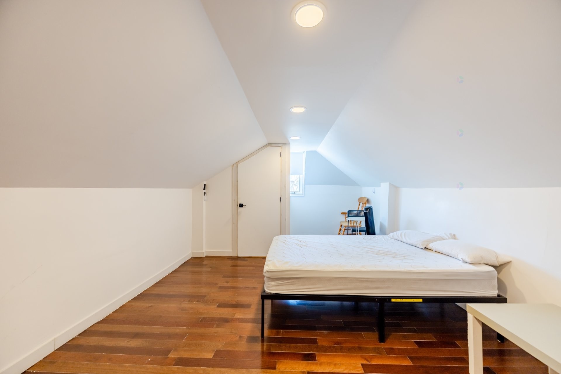 









545


Rue St-André

,
Laval (Pont-Viau),




QC
H7G3A2

