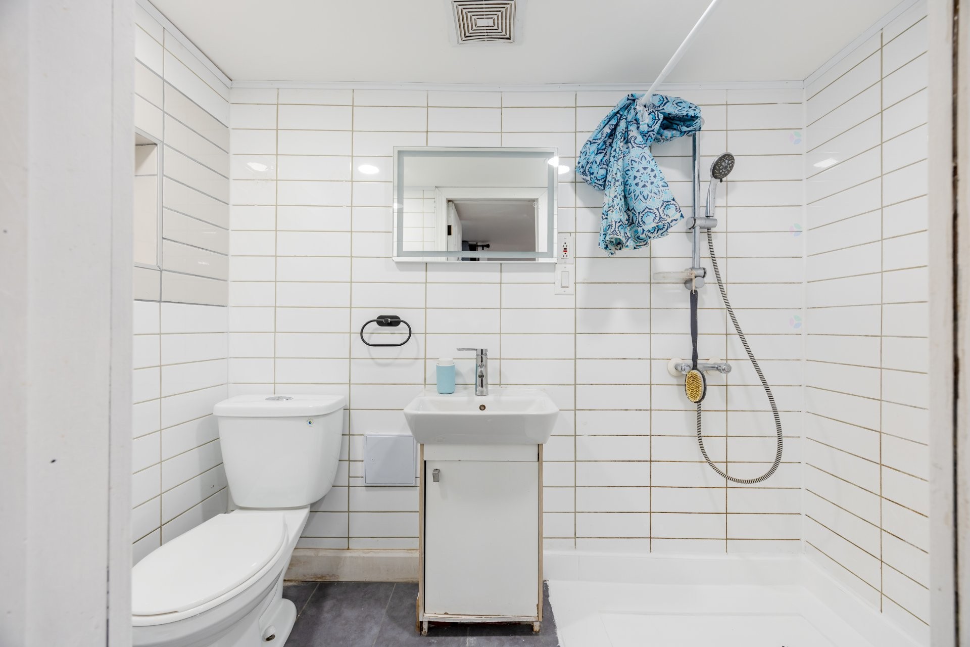 









545


Rue St-André

,
Laval (Pont-Viau),




QC
H7G3A2

