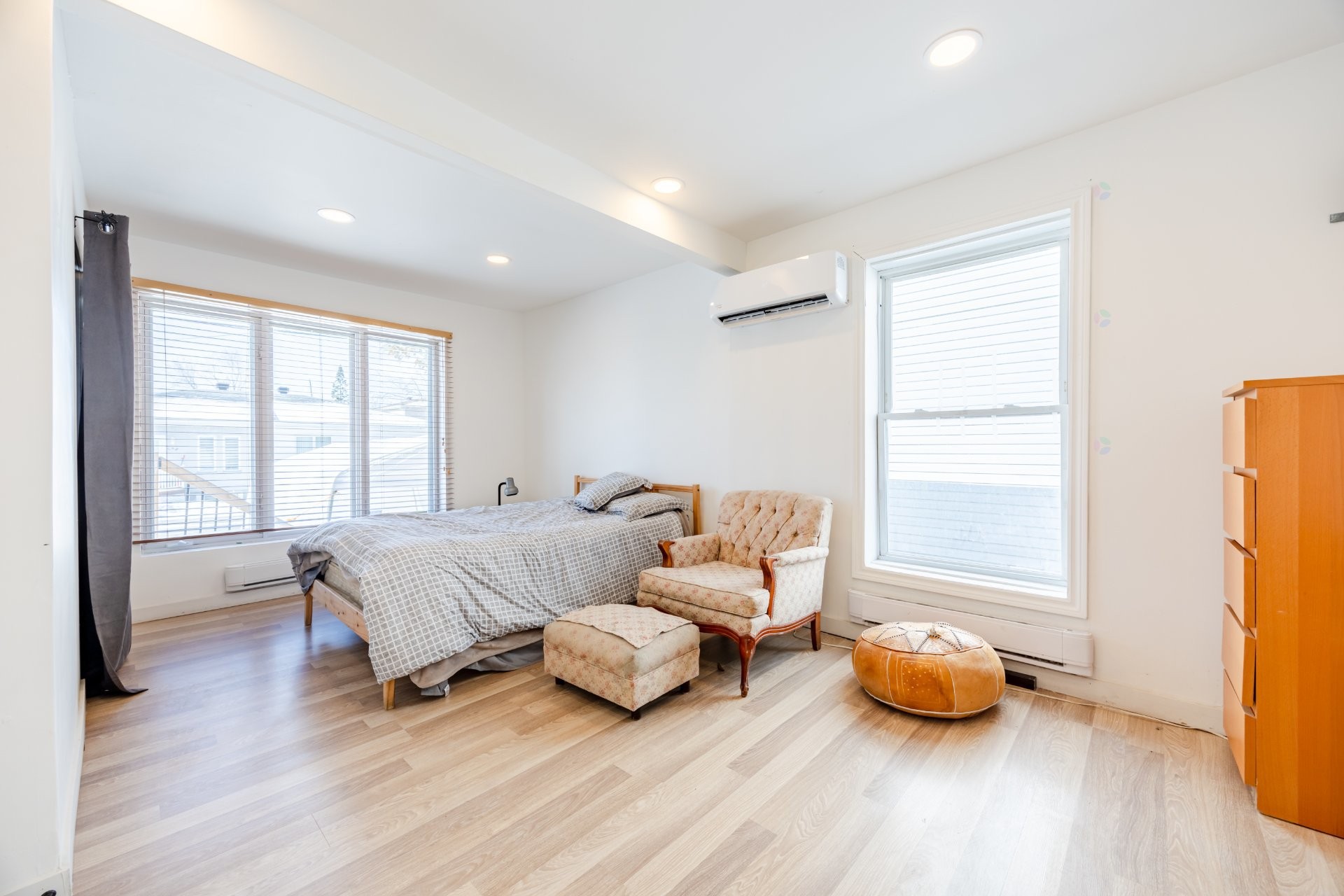 









545


Rue St-André

,
Laval (Pont-Viau),




QC
H7G3A2

