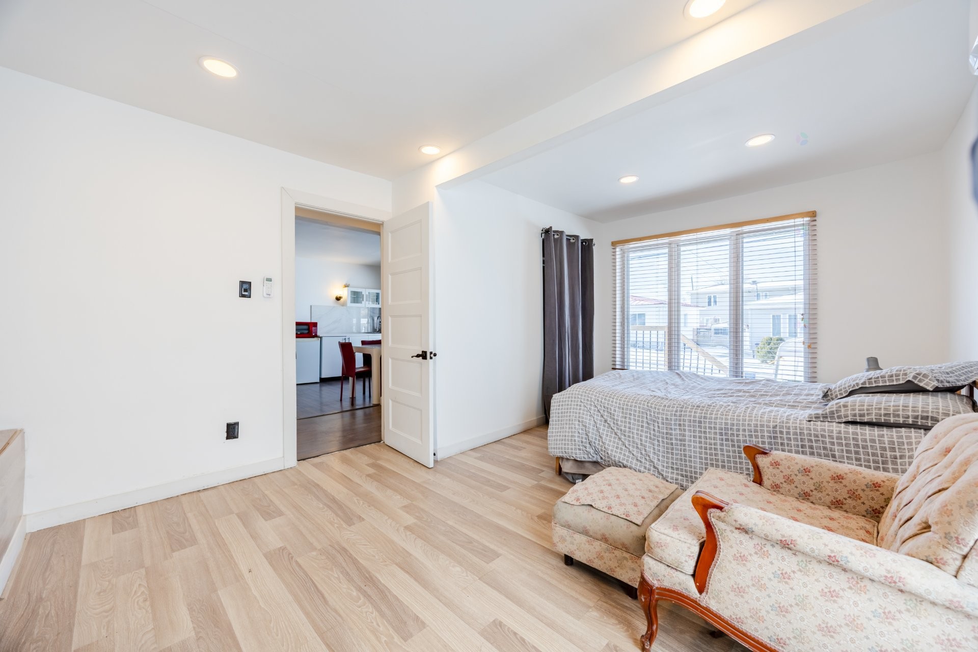 









545


Rue St-André

,
Laval (Pont-Viau),




QC
H7G3A2

