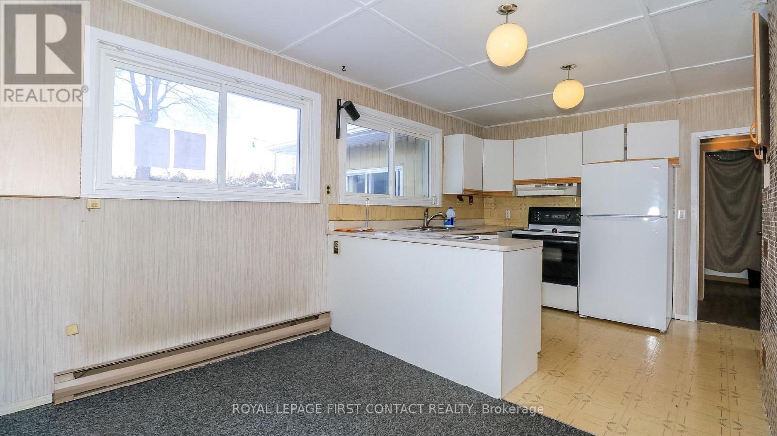 












21 GLASSFORD ROAD

,
Kawartha Lakes,




Ontario
K0M2C0

