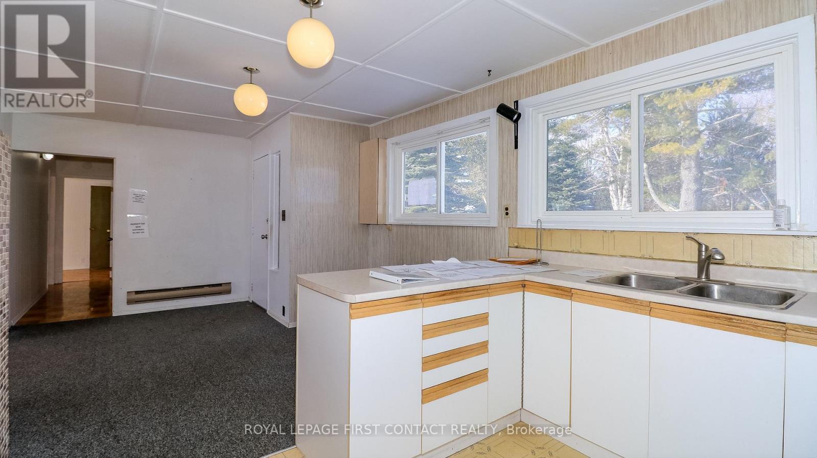 












21 GLASSFORD ROAD

,
Kawartha Lakes,




Ontario
K0M2C0


