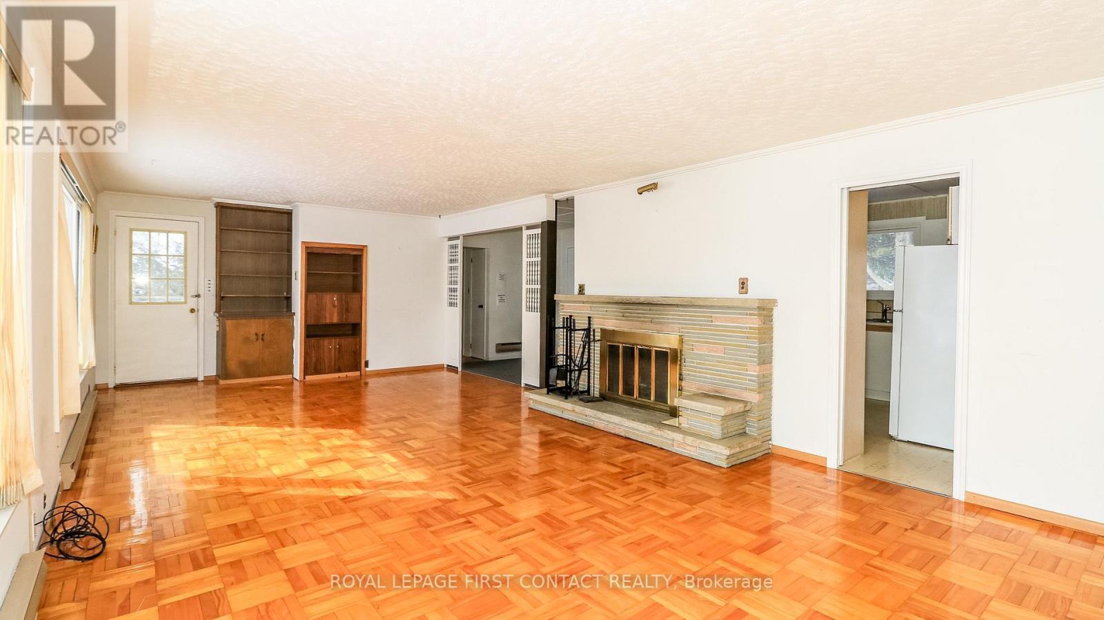 












21 GLASSFORD ROAD

,
Kawartha Lakes,




Ontario
K0M2C0

