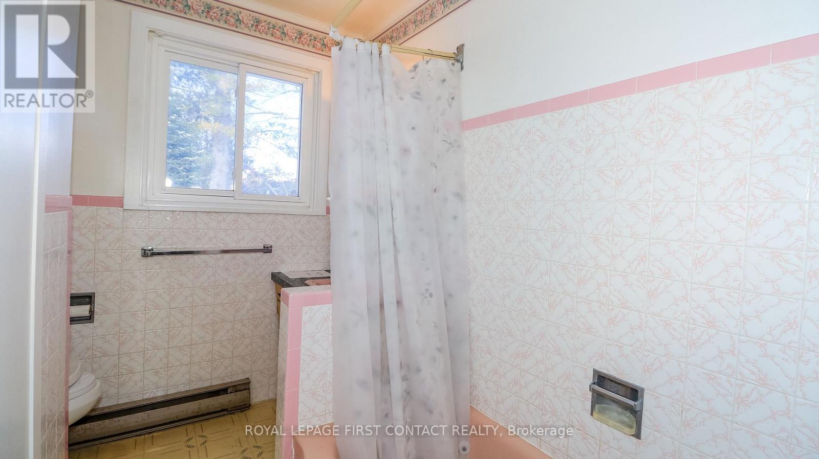 












21 GLASSFORD ROAD

,
Kawartha Lakes,




Ontario
K0M2C0

