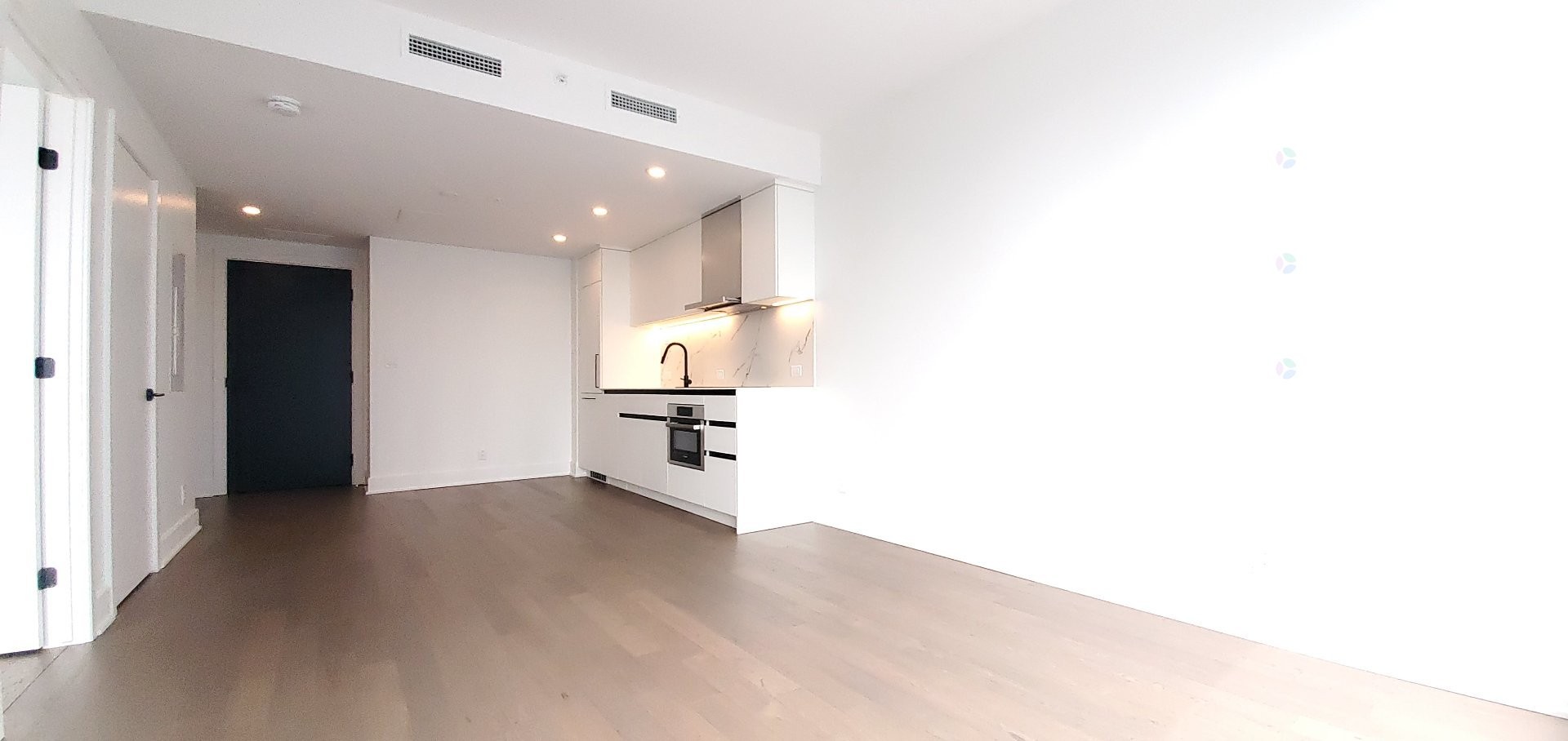 









720


Rue St-Jacques

, 4708,
Montréal (Ville-Marie),




QC
H3C1E9

