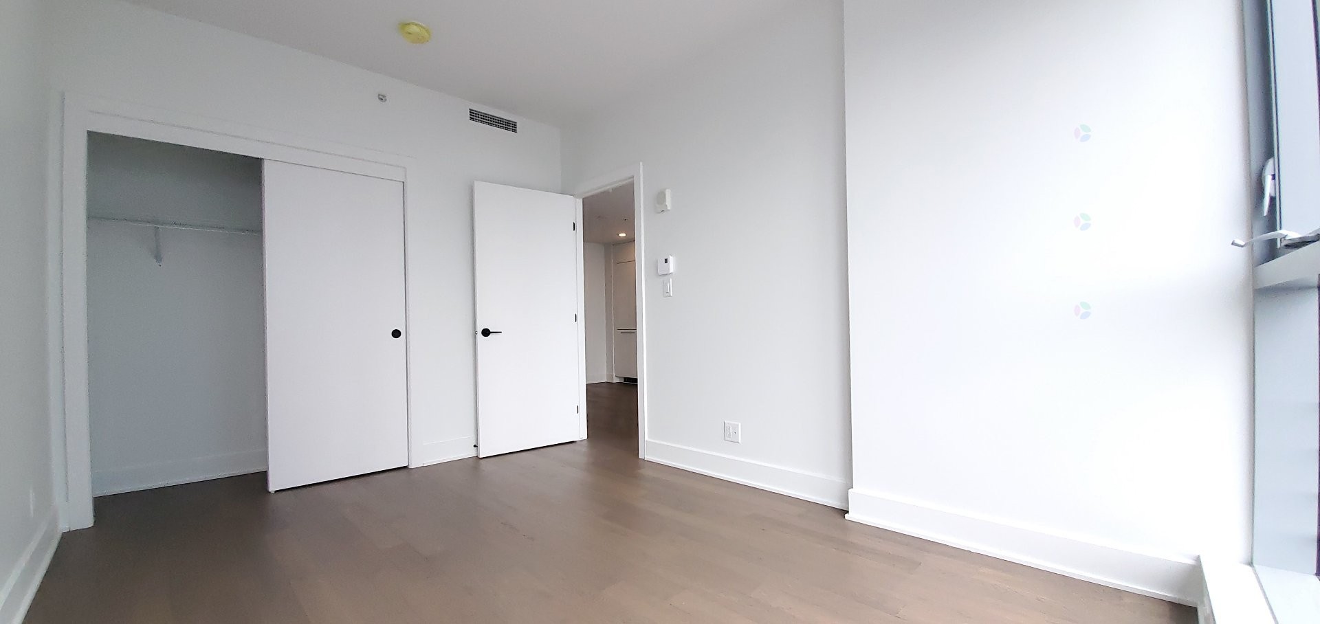 









720


Rue St-Jacques

, 4708,
Montréal (Ville-Marie),




QC
H3C1E9

