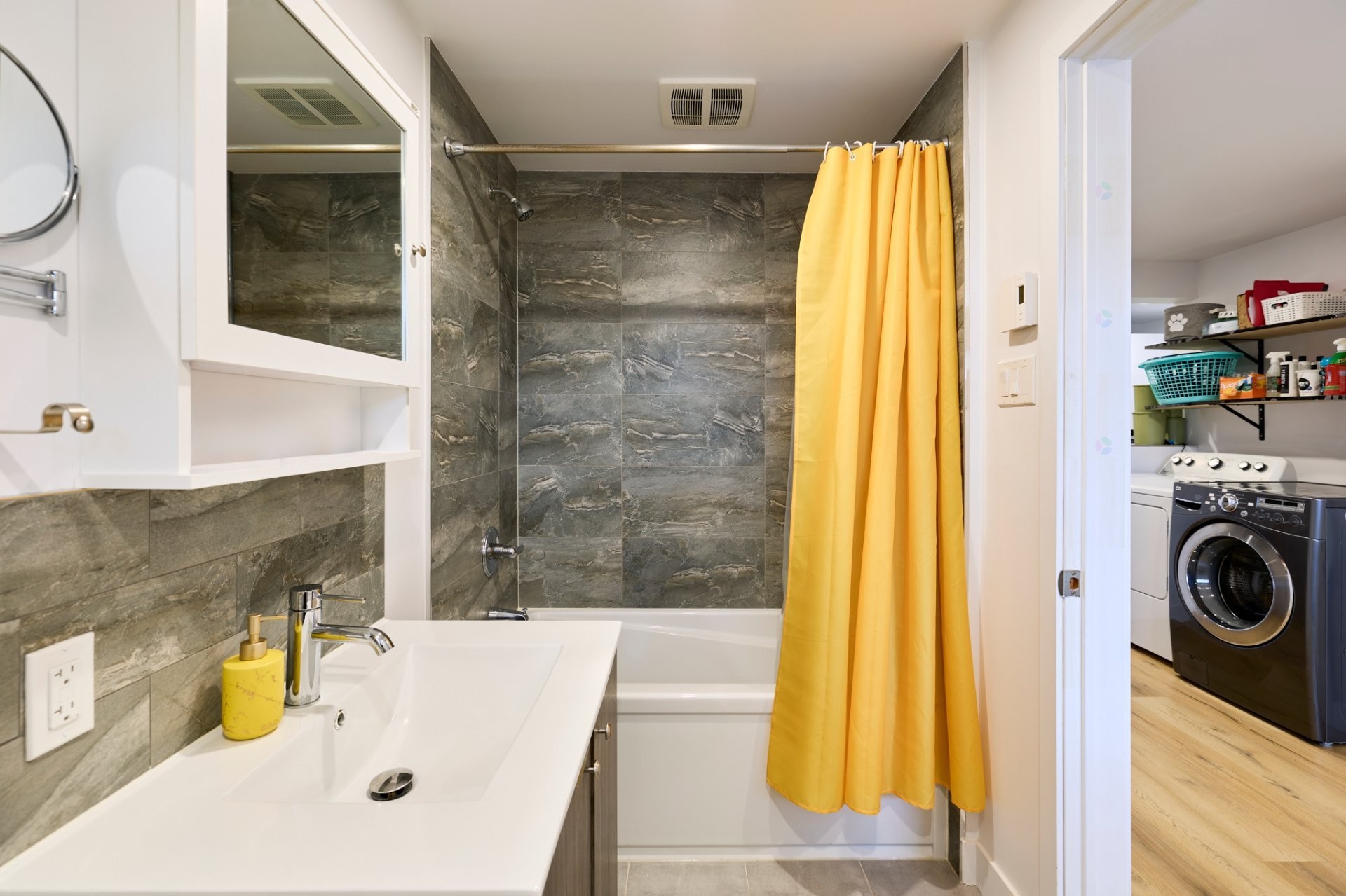 









974


Rue Ste-Ursule

,
Trois-Rivières,




QC
G9A1P1

