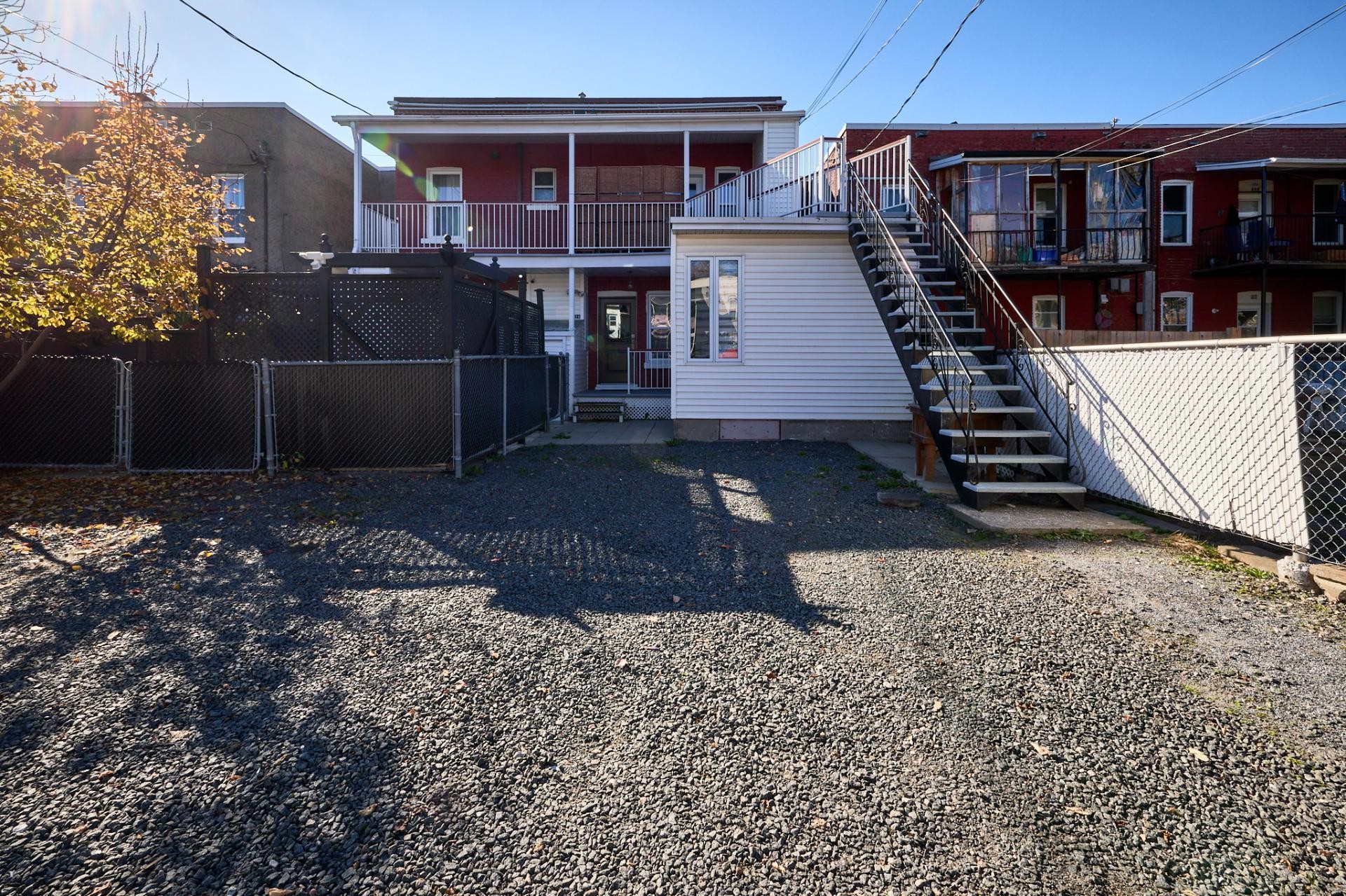 









974


Rue Ste-Ursule

,
Trois-Rivières,




QC
G9A1P1

