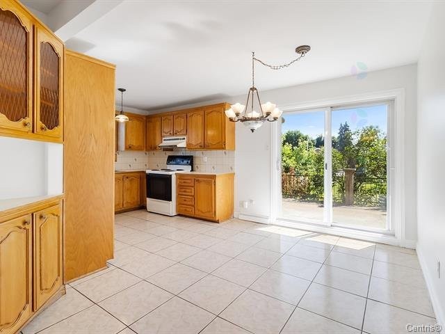 









1010


Rue Ridgewood

,
Laval (Chomedey),




QC
H7W1K8

