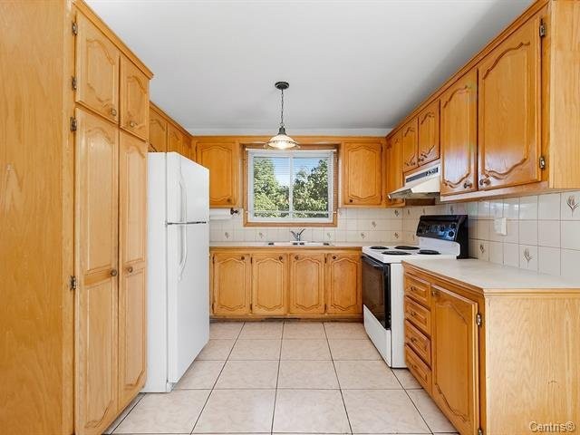 









1010


Rue Ridgewood

,
Laval (Chomedey),




QC
H7W1K8

