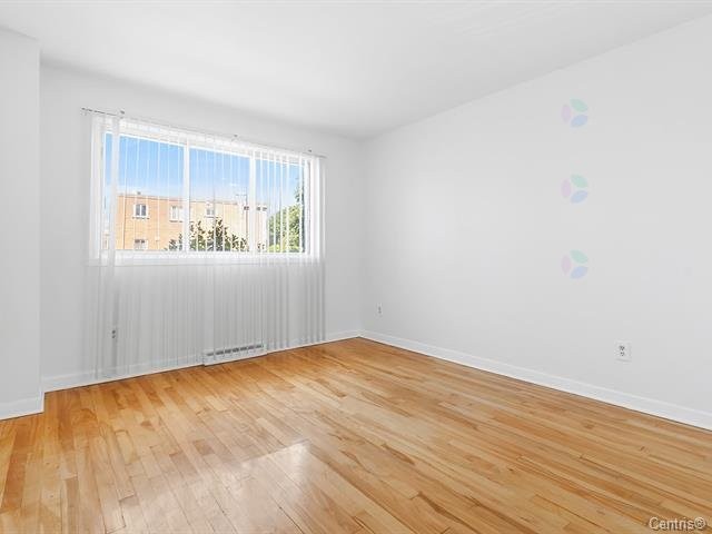 









1010


Rue Ridgewood

,
Laval (Chomedey),




QC
H7W1K8

