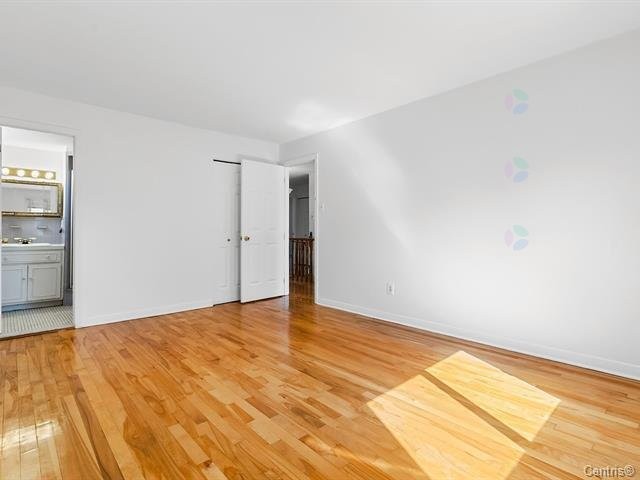 









1010


Rue Ridgewood

,
Laval (Chomedey),




QC
H7W1K8

