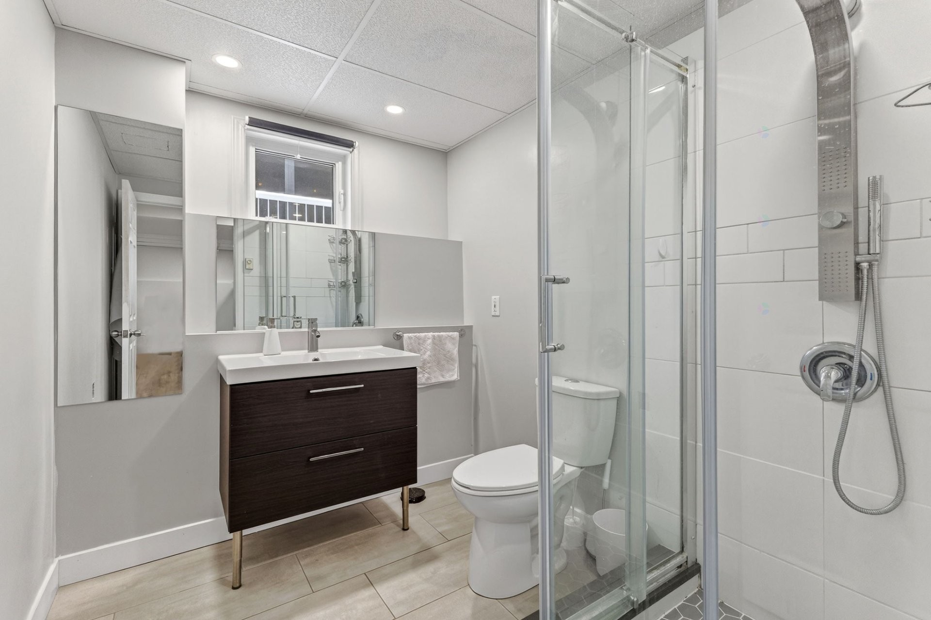 









107


Rue de Batiscan

,
Gatineau (Gatineau),




QC
J8P7S6

