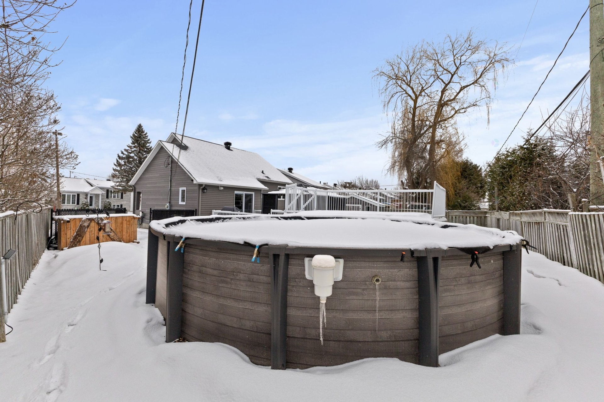 









107


Rue de Batiscan

,
Gatineau (Gatineau),




QC
J8P7S6

