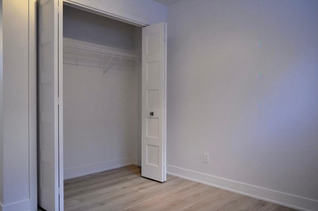 









3882


Rue Léonard

,
Longueuil (Saint-Hubert),




QC
J3Y5M2

