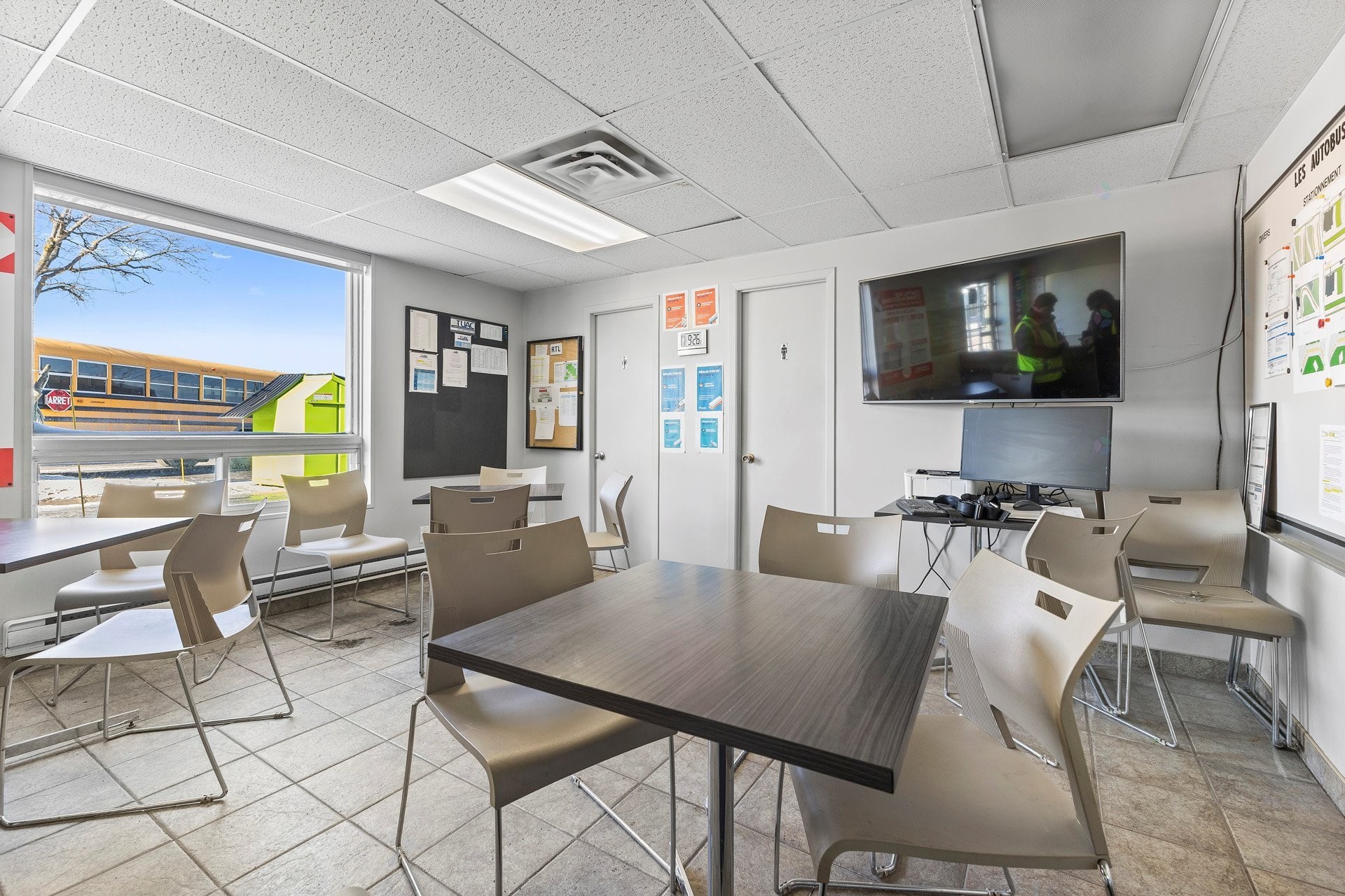 









701


Rue des Ateliers

,
Boucherville,




QC
J4B8H3

