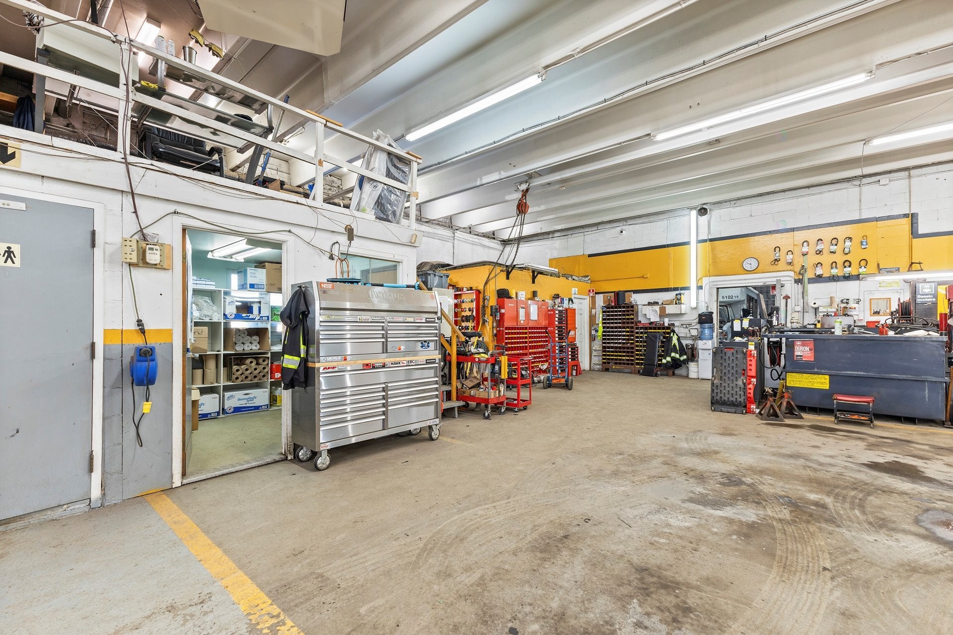 









701


Rue des Ateliers

,
Boucherville,




QC
J4B8H3

