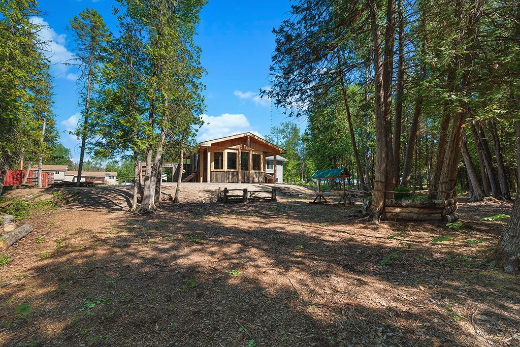 









6


Ch. Beech

,
L'Isle-aux-Allumettes,




QC
J0X1M0

