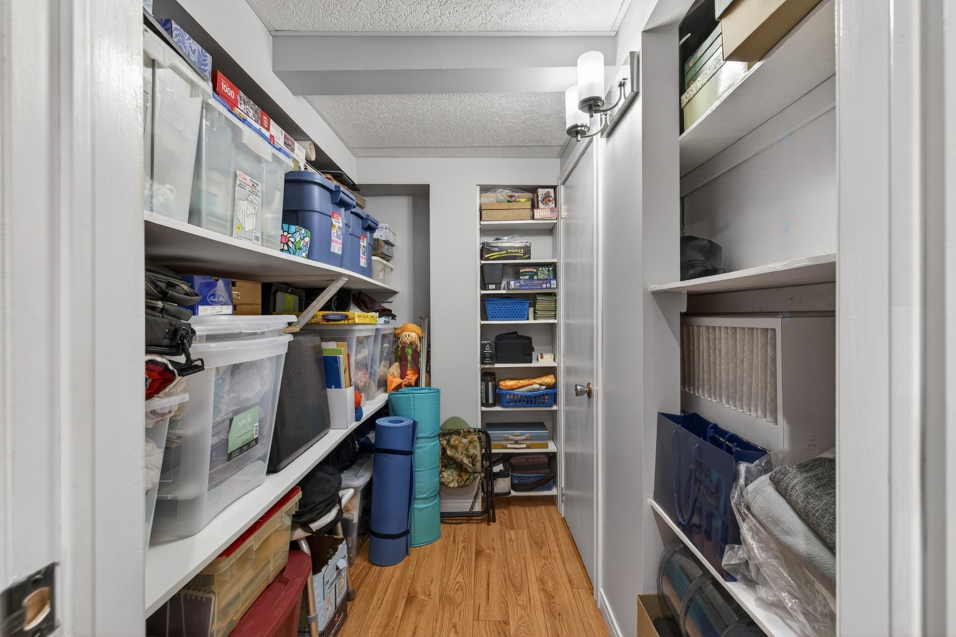 









956


Rue De Levilliers

,
Boucherville,




QC
J4B3Z2

