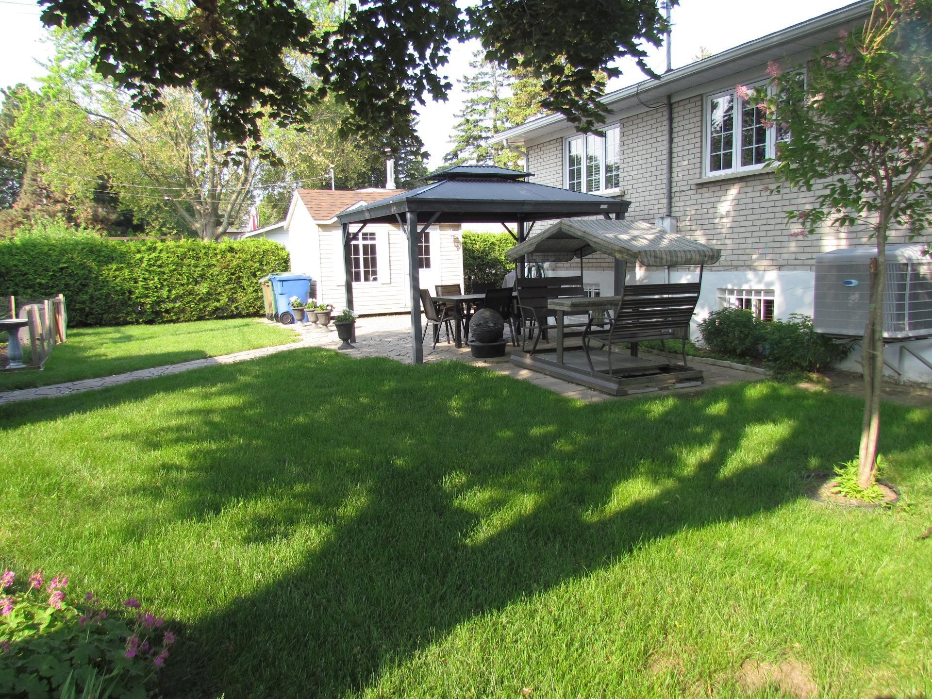









956


Rue De Levilliers

,
Boucherville,




QC
J4B3Z2

