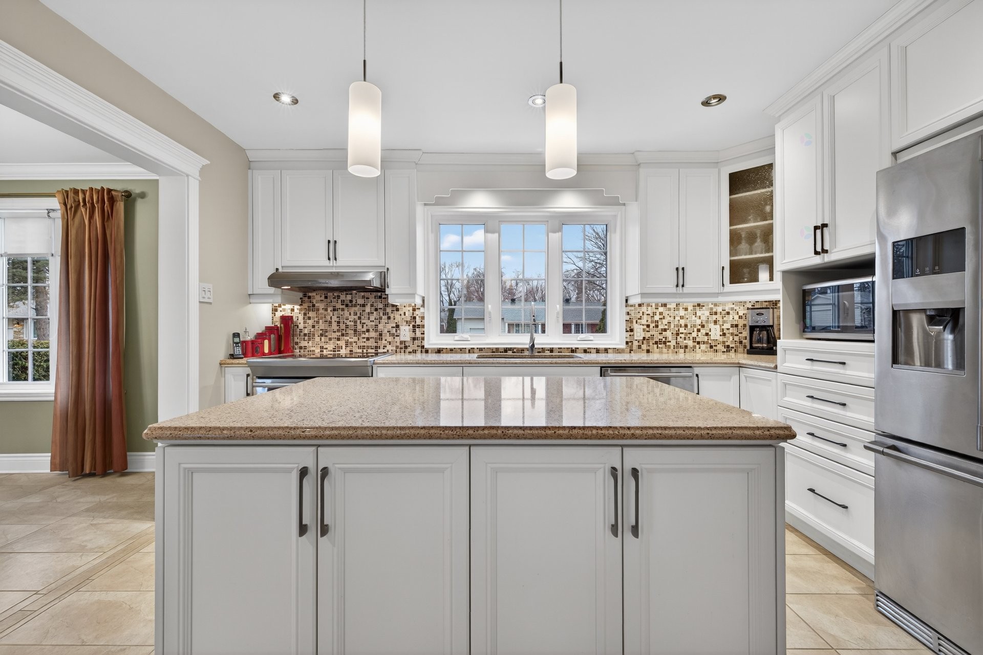 









956


Rue De Levilliers

,
Boucherville,




QC
J4B3Z2


