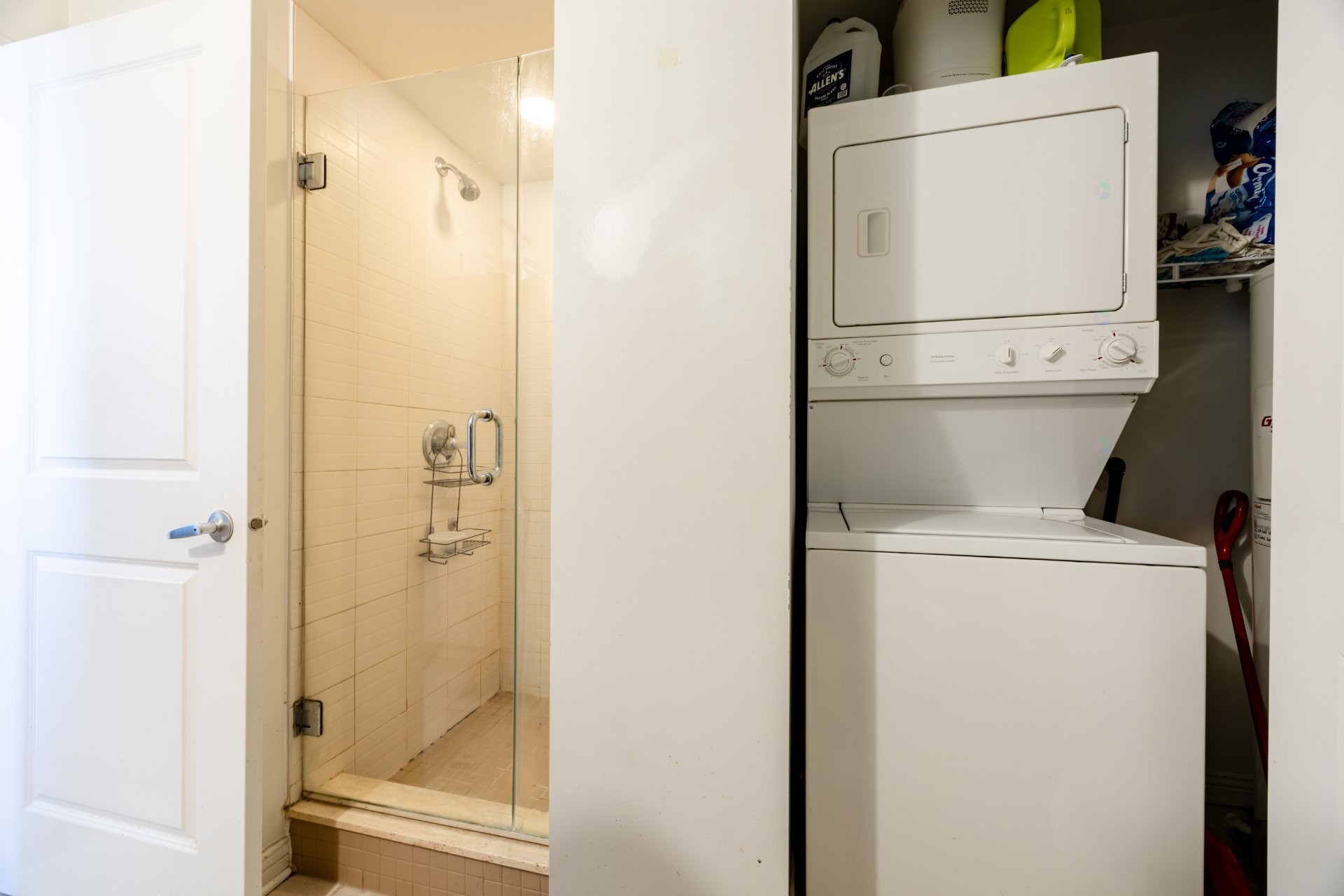 









650


Rue Jean-D'Estrées

, 2108,
Montréal (Ville-Marie),




QC
H3C0G3

