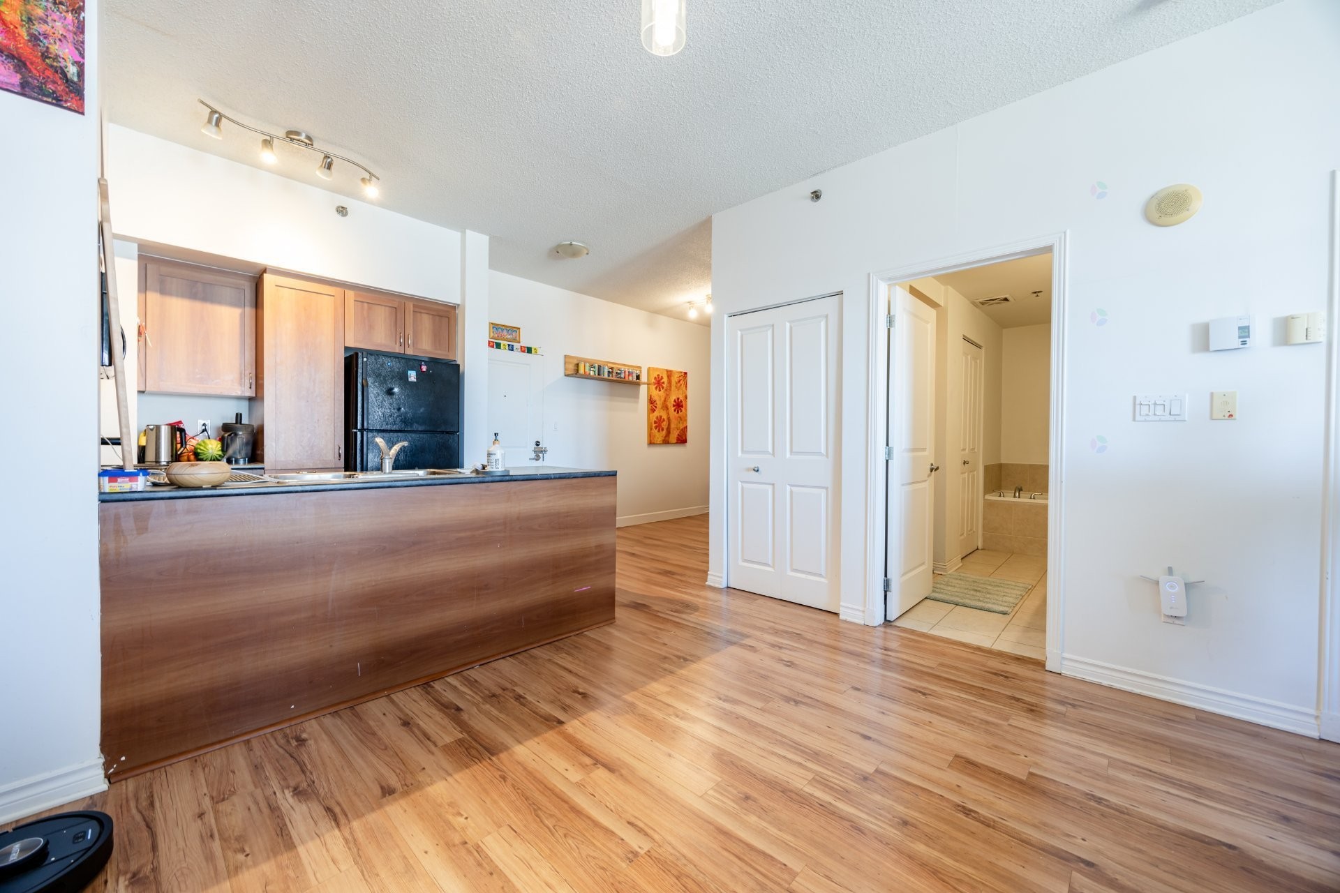 









650


Rue Jean-D'Estrées

, 2108,
Montréal (Ville-Marie),




QC
H3C0G3

