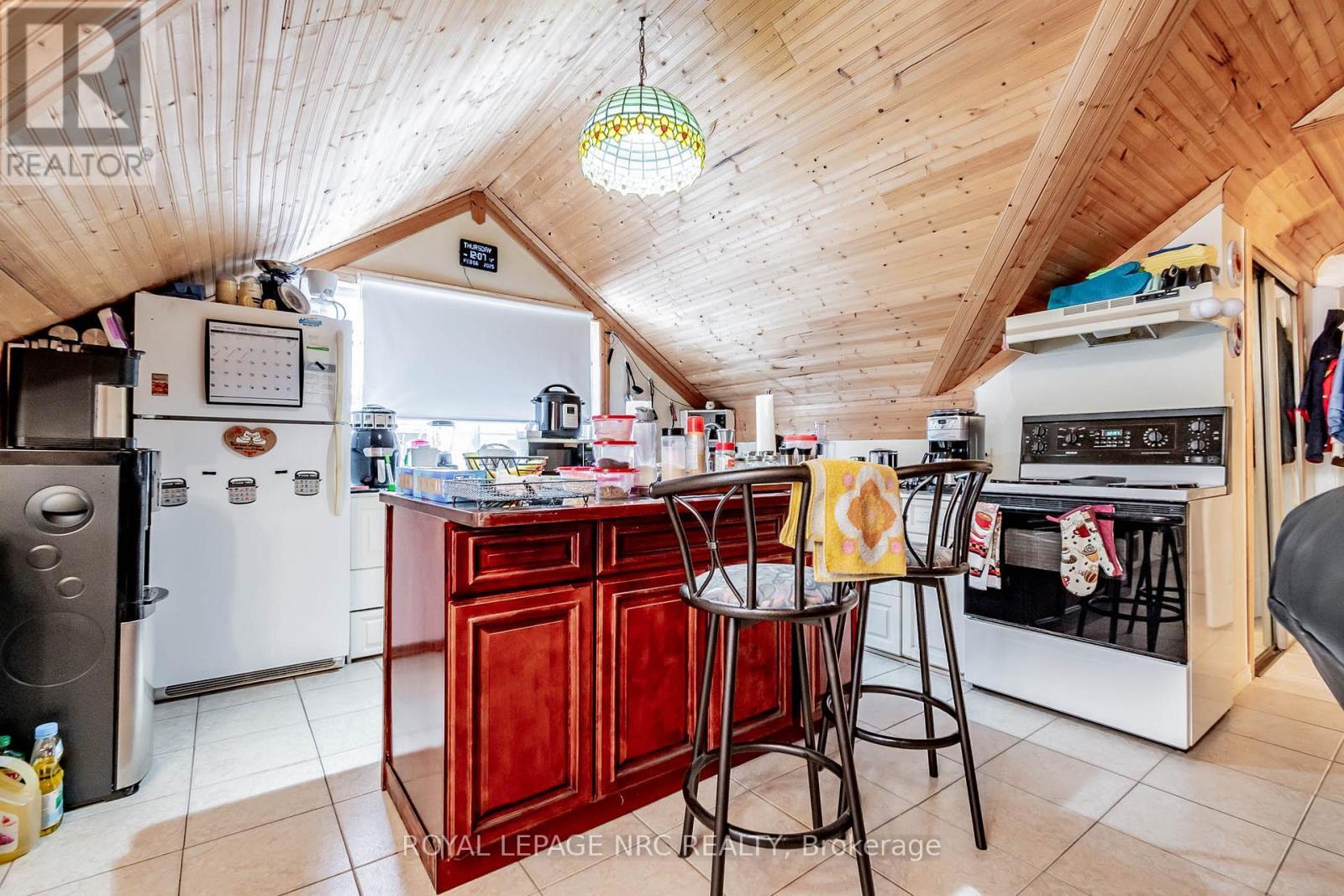 












6490 THOROLD STONE ROAD

,
Niagara Falls (Morrison),




Ontario
L2J1B3

