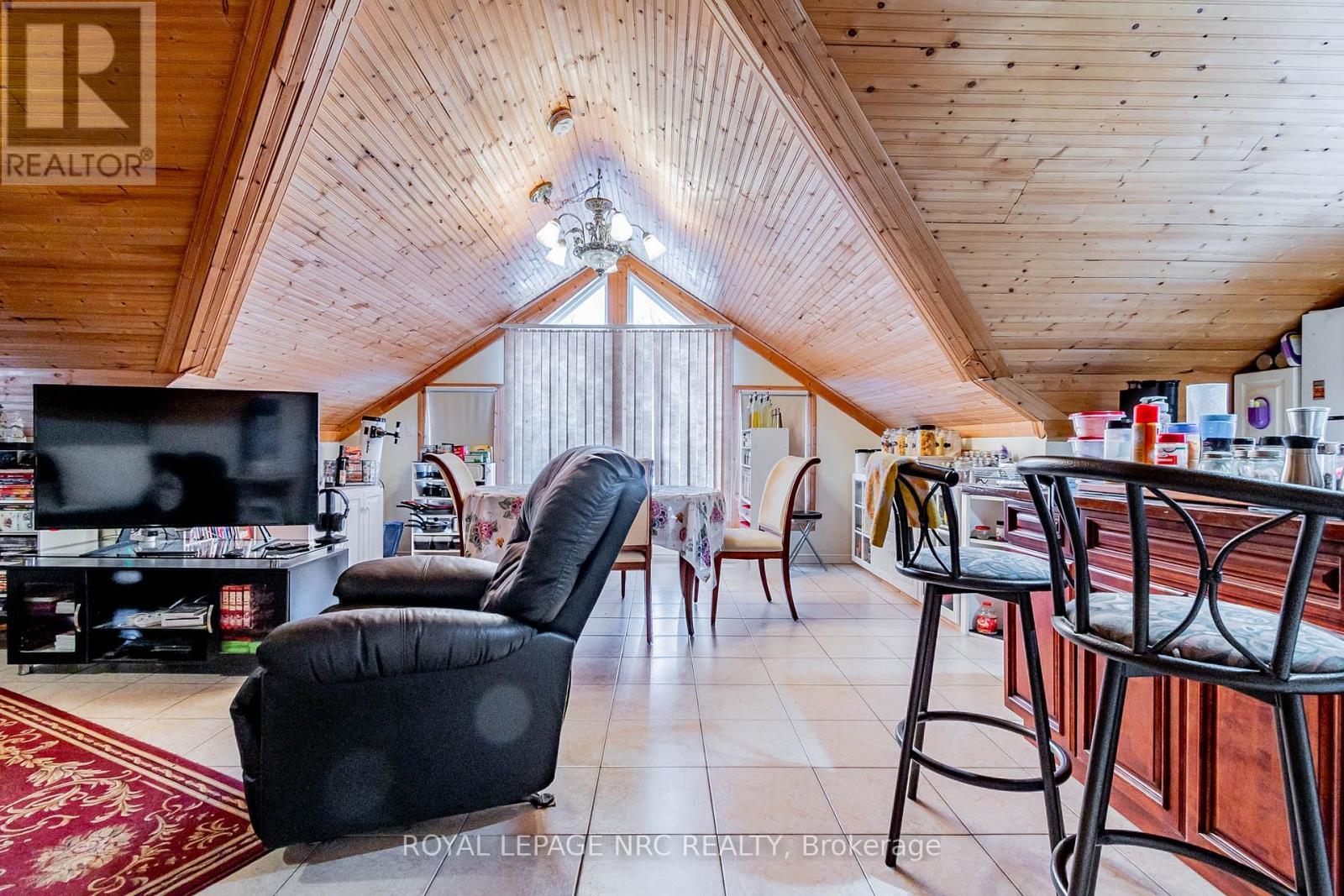 












6490 THOROLD STONE ROAD

,
Niagara Falls (Morrison),




Ontario
L2J1B3


