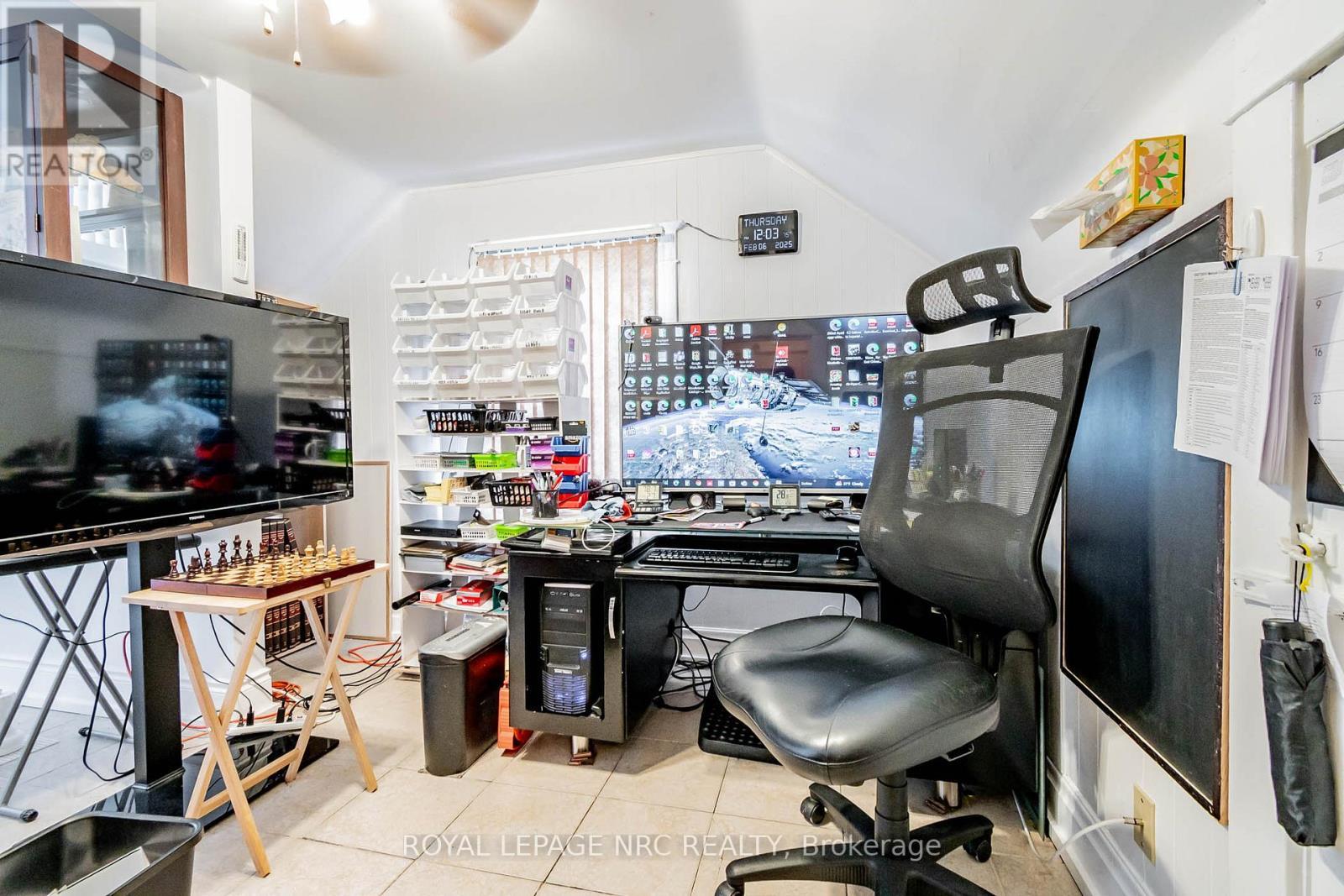 












6490 THOROLD STONE ROAD

,
Niagara Falls (Morrison),




Ontario
L2J1B3

