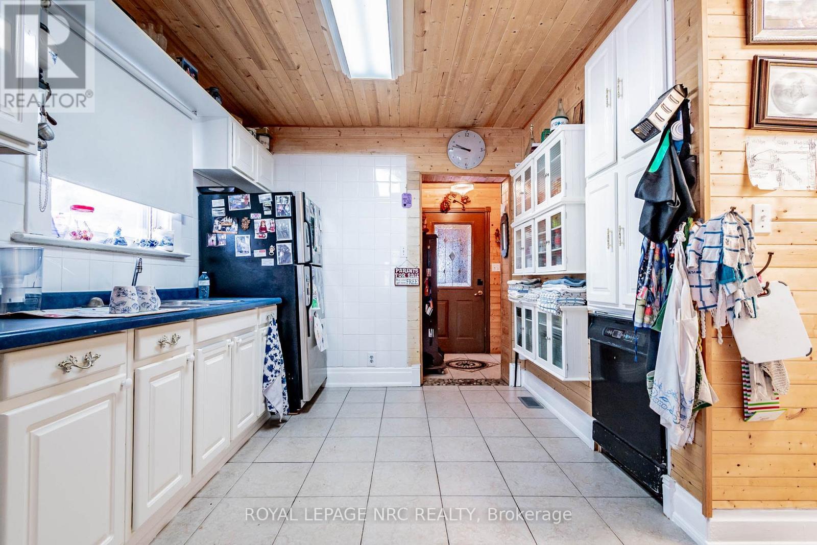 












6490 THOROLD STONE ROAD

,
Niagara Falls (Morrison),




Ontario
L2J1B3


