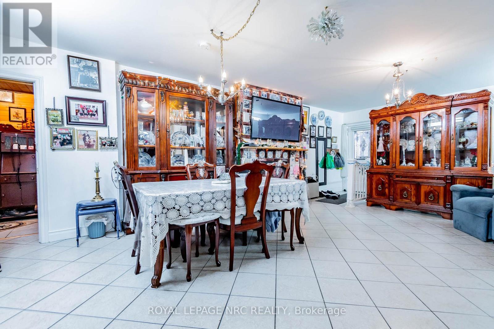 












6490 THOROLD STONE ROAD

,
Niagara Falls (Morrison),




Ontario
L2J1B3

