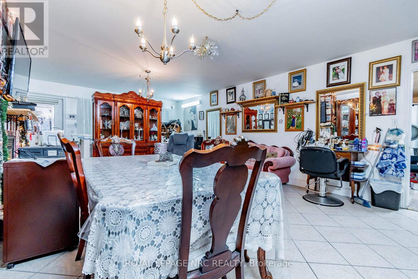 












6490 THOROLD STONE ROAD

,
Niagara Falls (Morrison),




Ontario
L2J1B3

