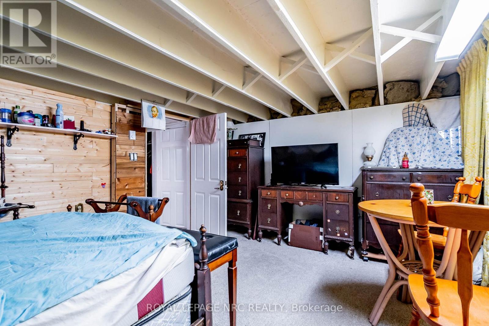 












6490 THOROLD STONE ROAD

,
Niagara Falls (Morrison),




Ontario
L2J1B3

