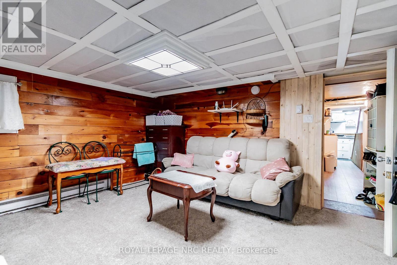 












6490 THOROLD STONE ROAD

,
Niagara Falls (Morrison),




Ontario
L2J1B3


