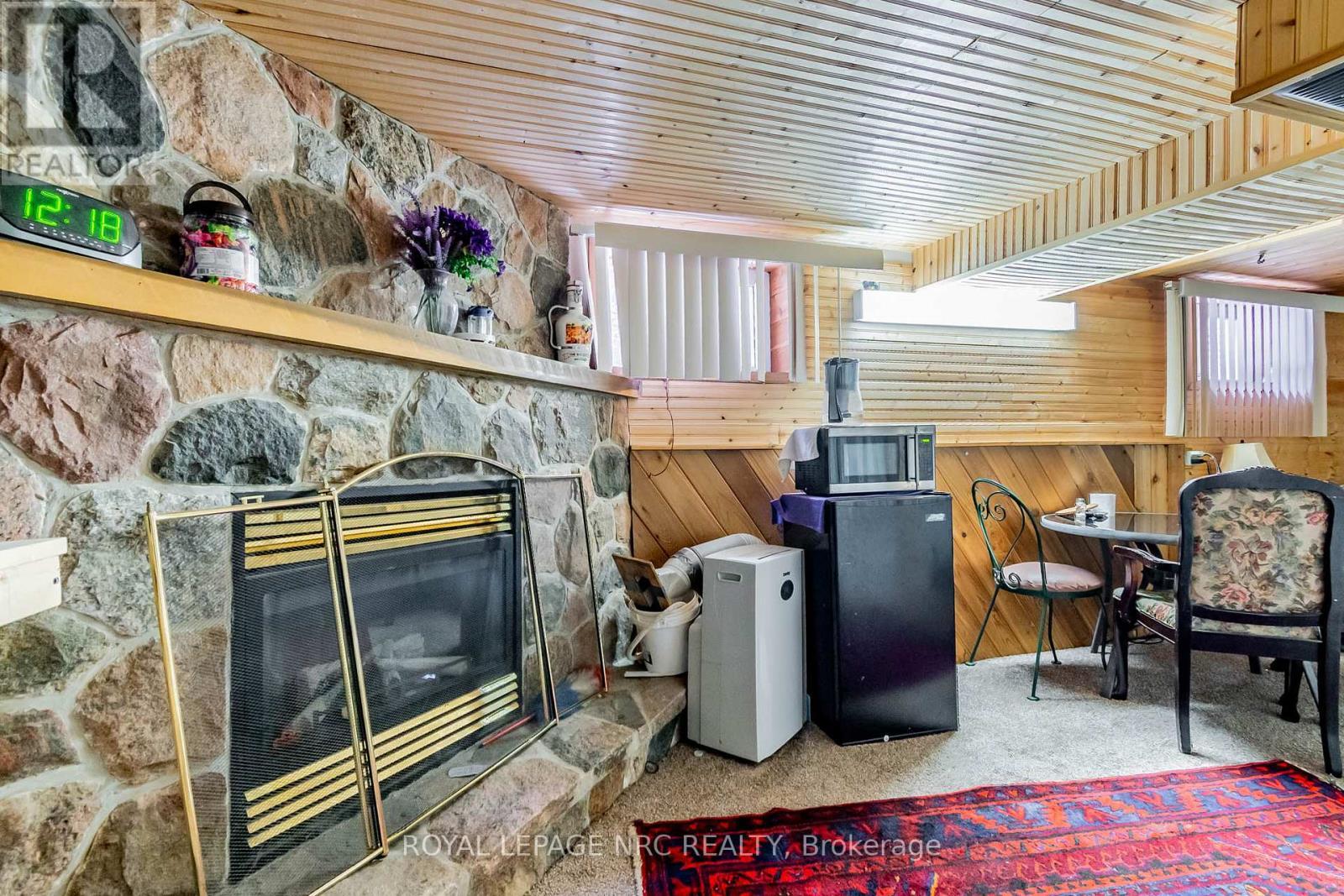 












6490 THOROLD STONE ROAD

,
Niagara Falls (Morrison),




Ontario
L2J1B3

