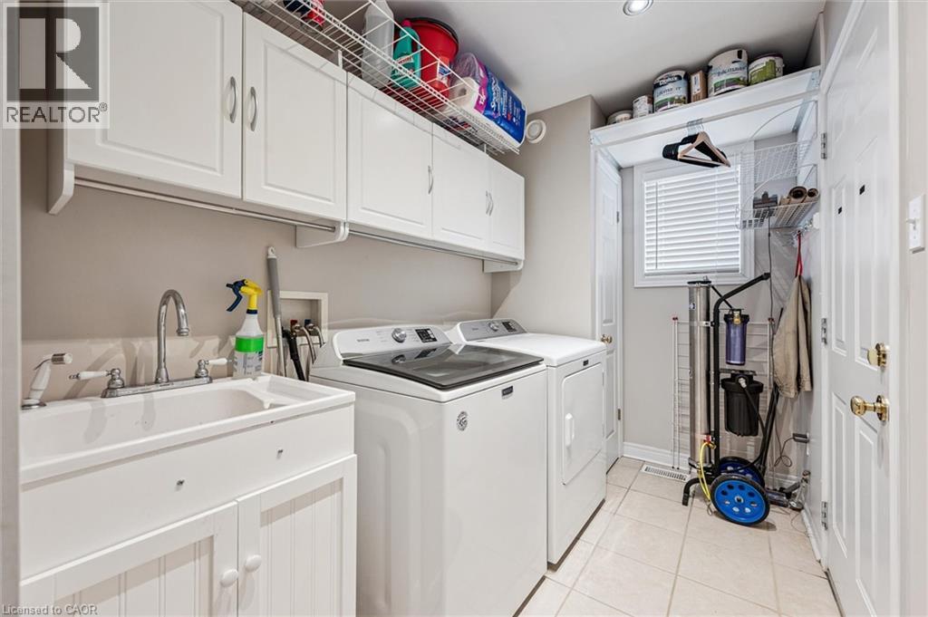 












87 LAW Drive

,
Guelph,




Ontario
N1E7J7

