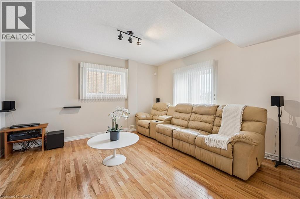 












87 LAW Drive

,
Guelph,




Ontario
N1E7J7

