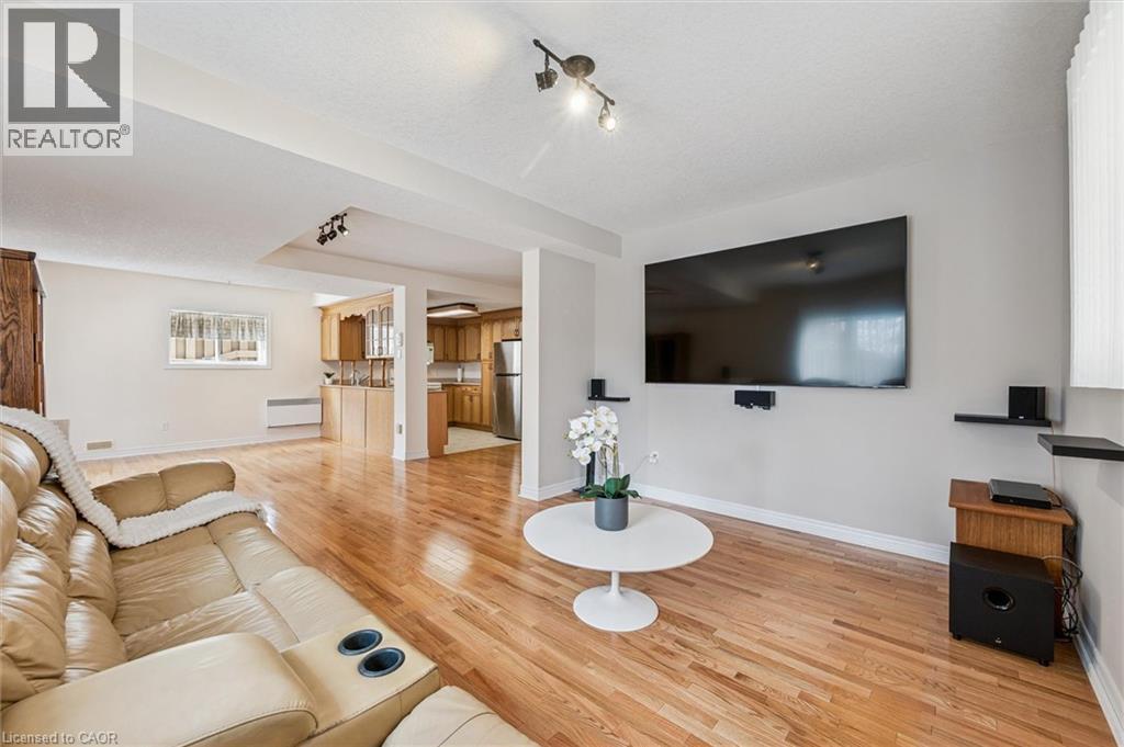 












87 LAW Drive

,
Guelph,




Ontario
N1E7J7

