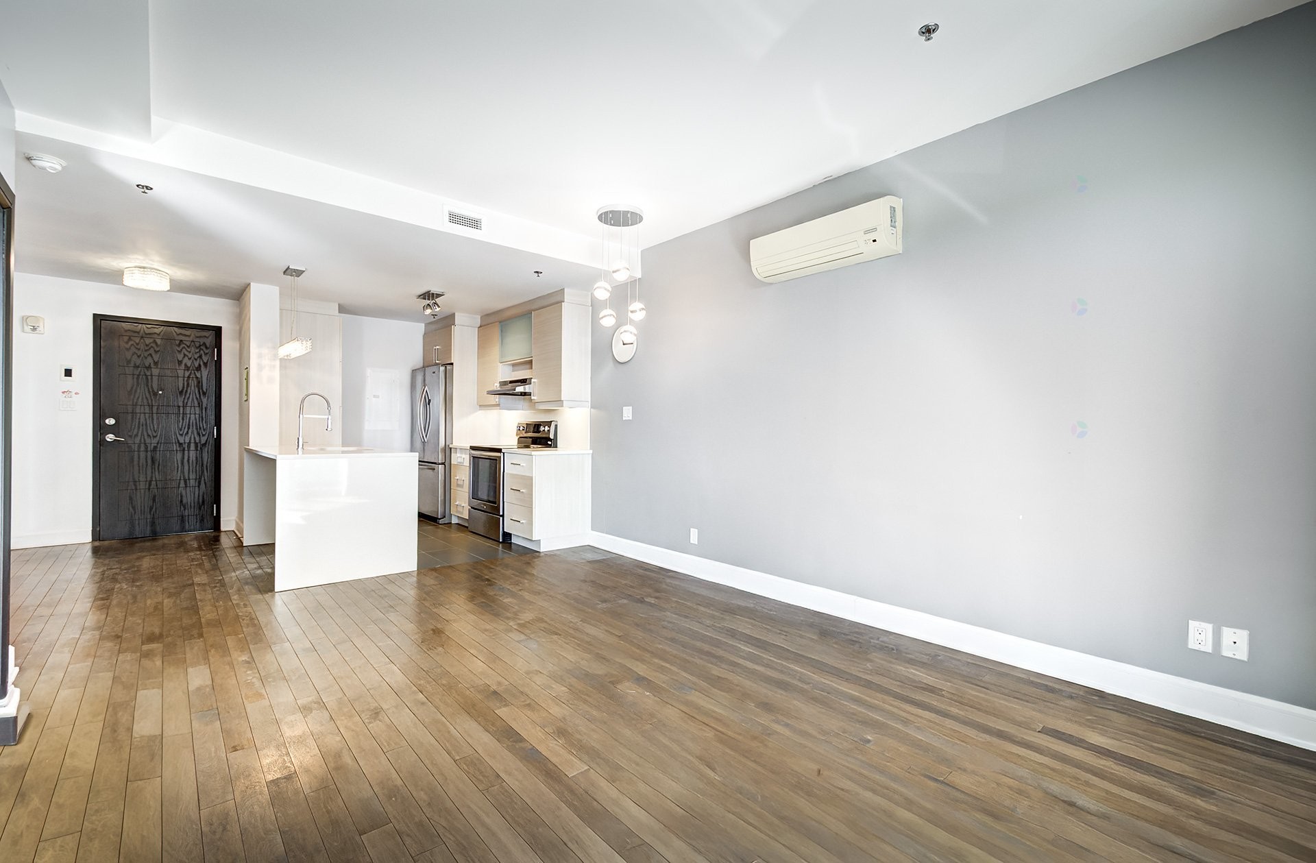 









1800


Boul. Angrignon

, 307,
Montréal (LaSalle),




QC
H8N0B8

