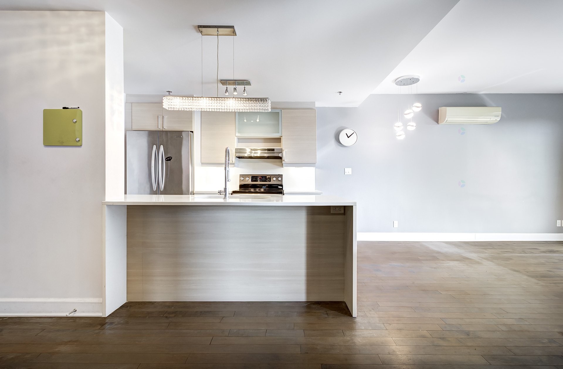 









1800


Boul. Angrignon

, 307,
Montréal (LaSalle),




QC
H8N0B8

