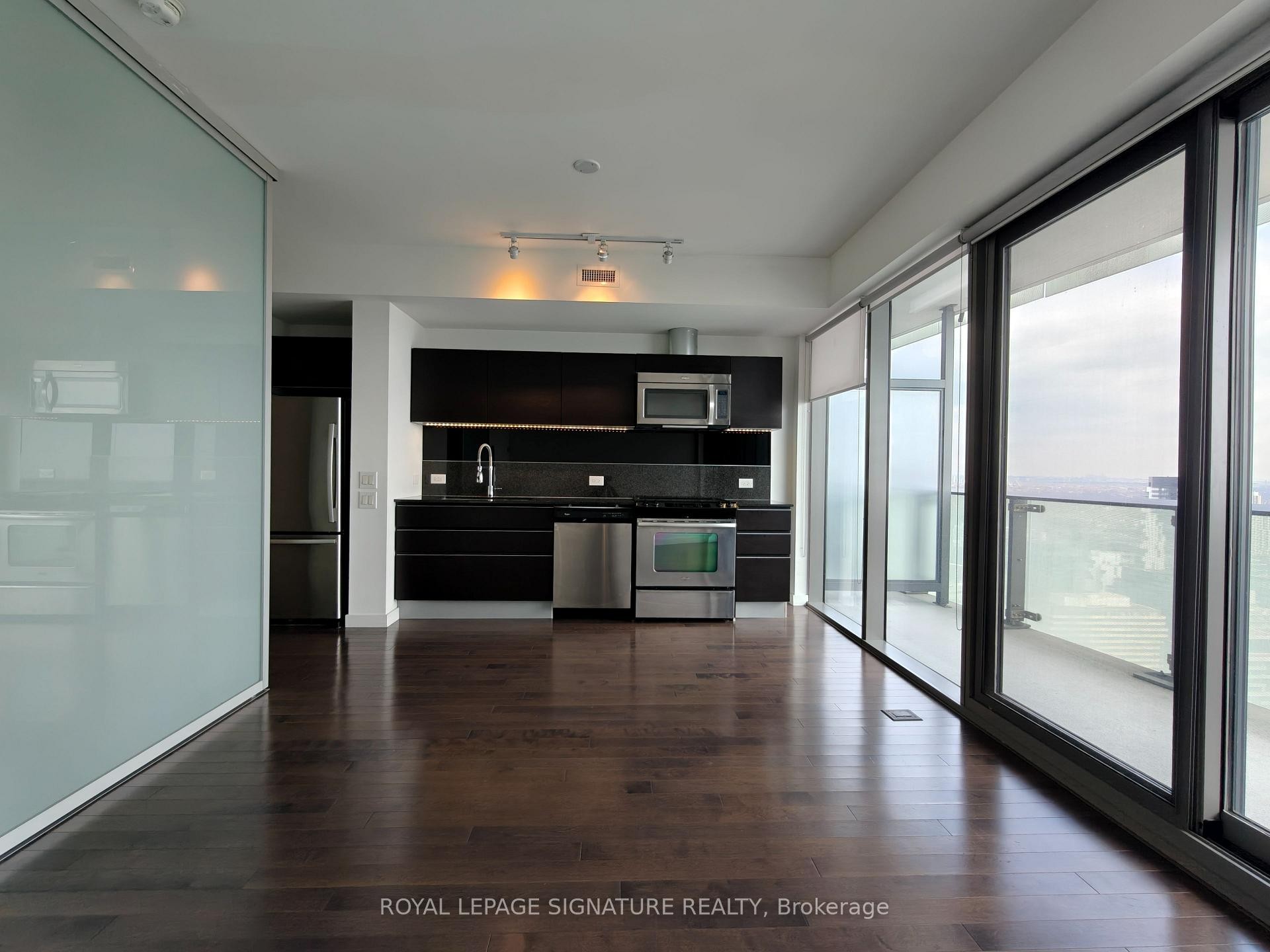 









390


Cherry

Street, 3305,
Toronto,




ON
M5A 0E2

