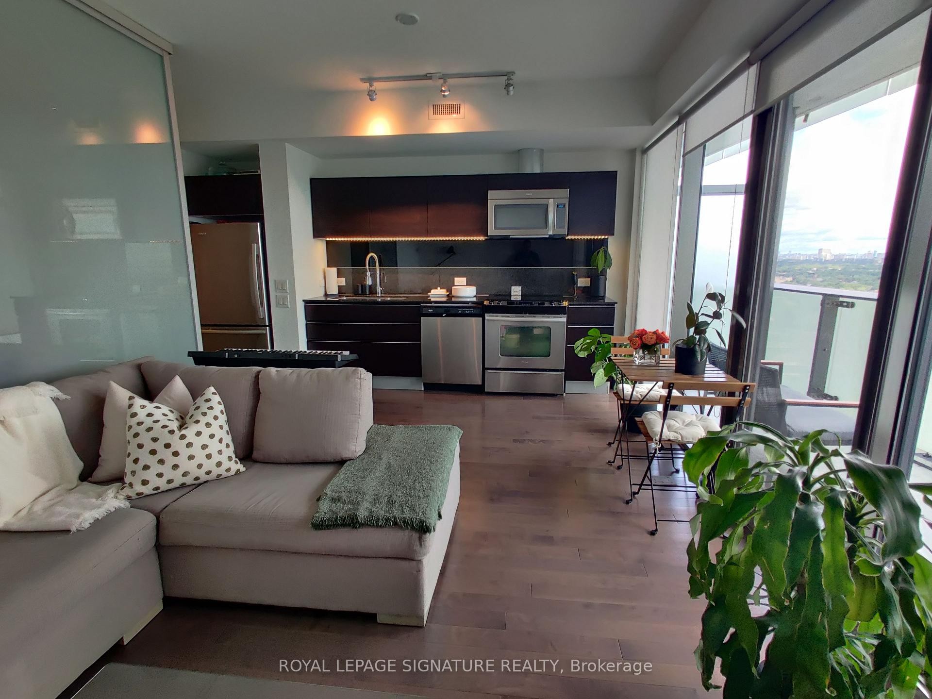 









390


Cherry

Street, 3305,
Toronto,




ON
M5A 0E2

