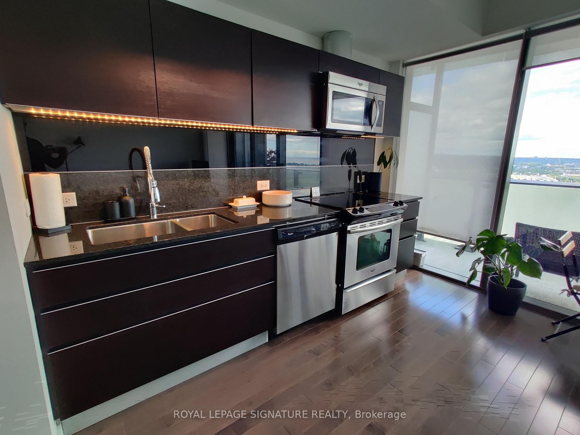 









390


Cherry

Street, 3305,
Toronto,




ON
M5A 0E2

