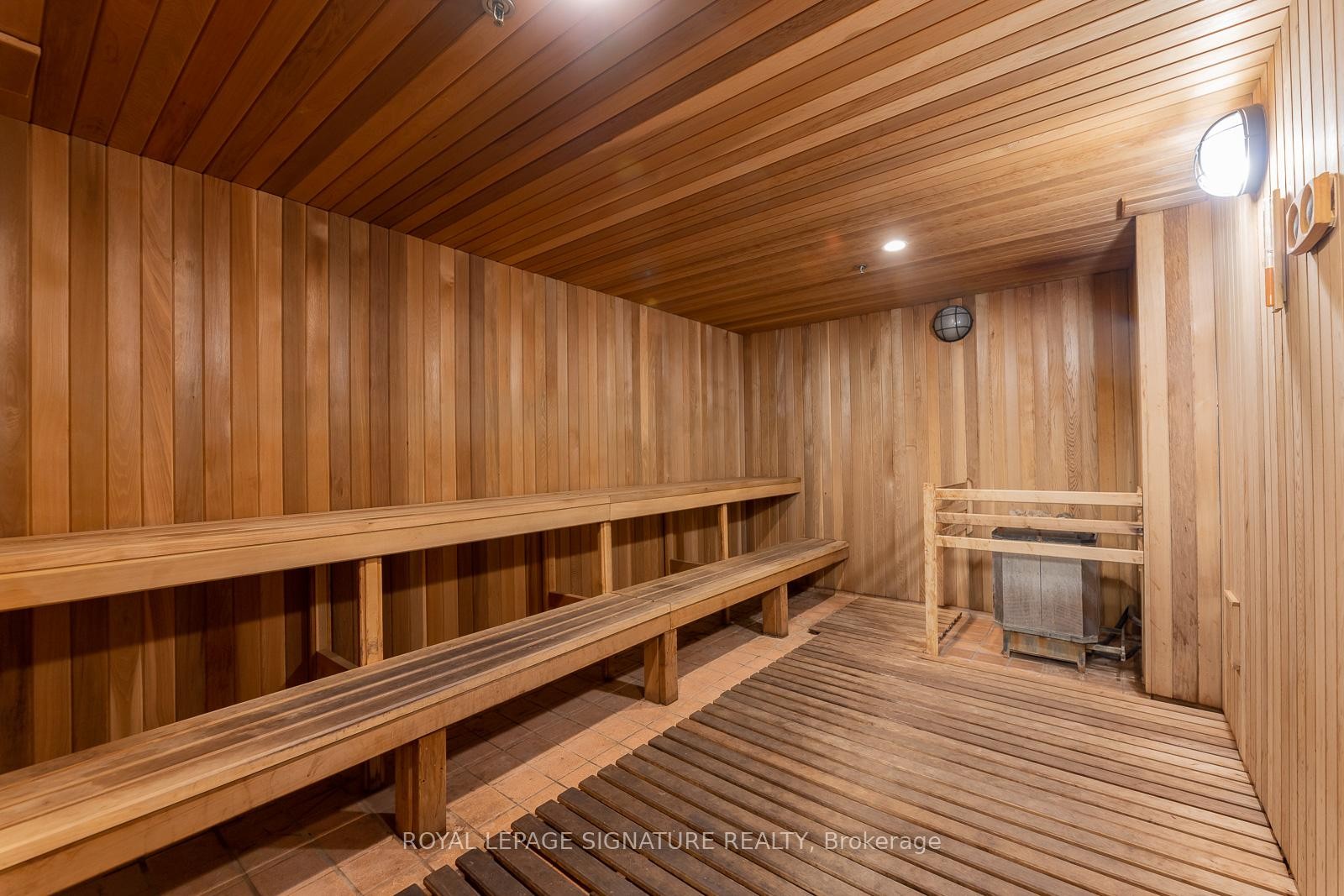 









5


Frith

Road, 209,
Toronto,




ON
M3N 2L5

