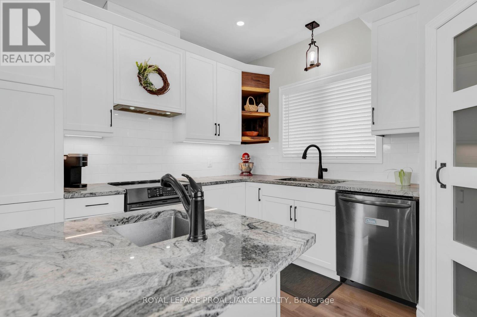 












206 FIDDICK ROAD

,
Cramahe,




Ontario
K0K1H0

