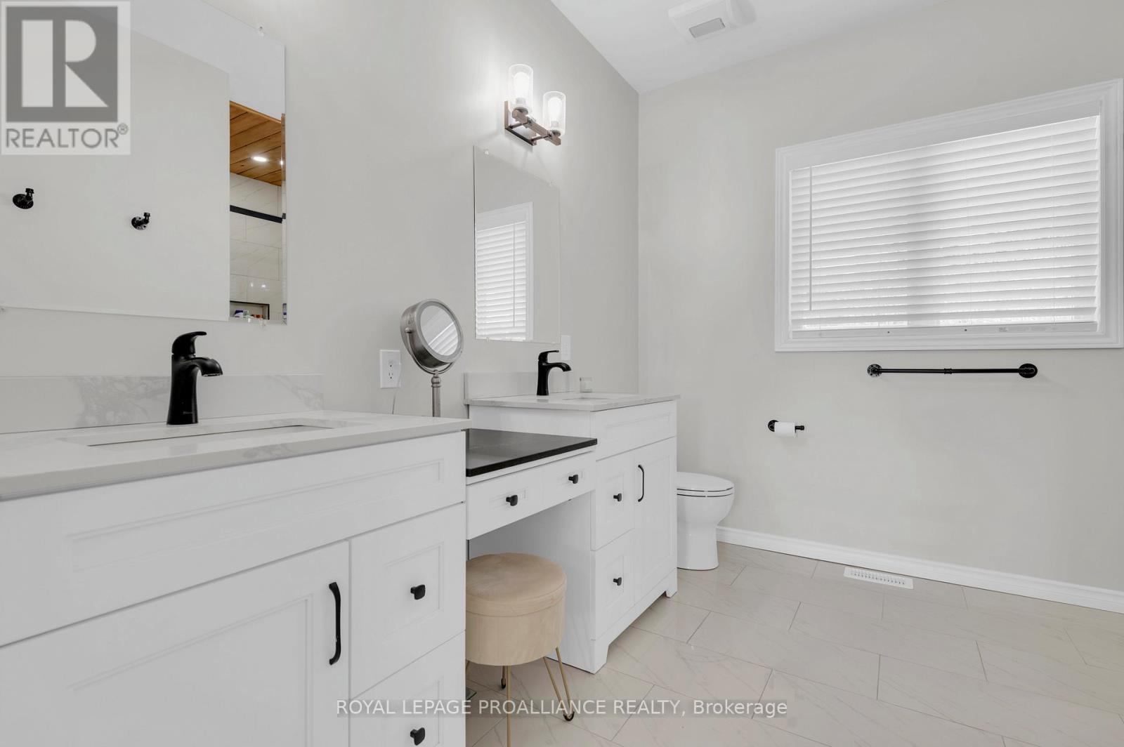 












206 FIDDICK ROAD

,
Cramahe,




Ontario
K0K1H0

