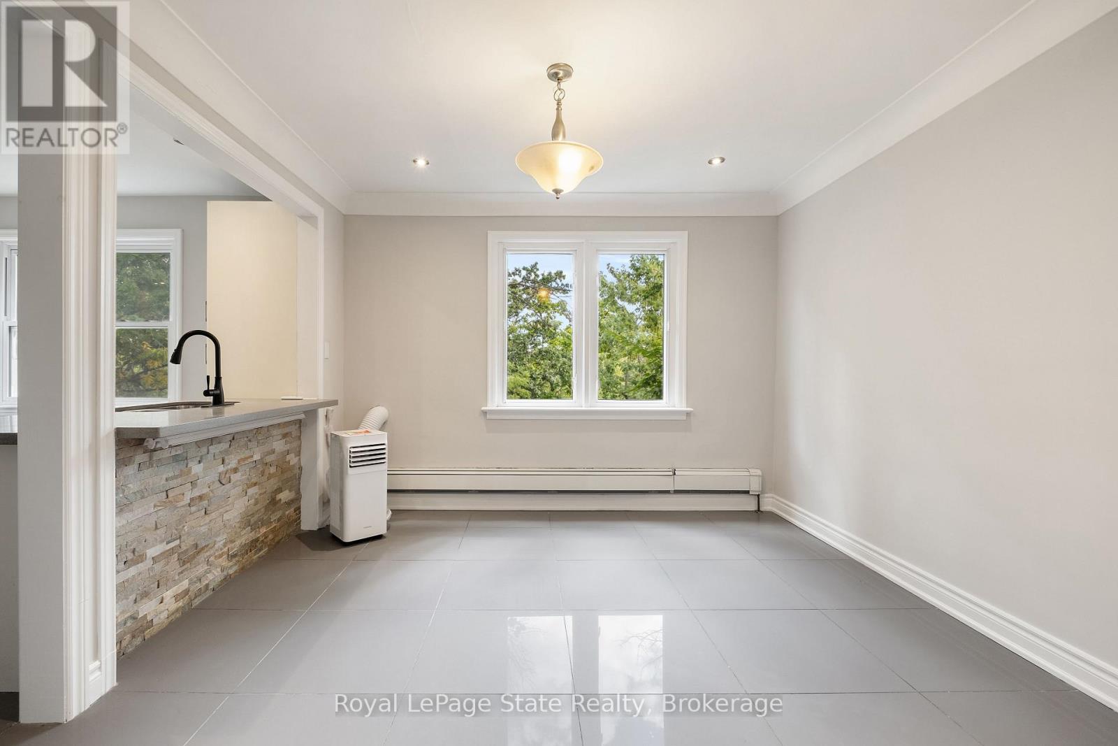 












69 HILLVIEW ROAD

,
St. Catharines (Western Hill),




Ontario
L2S1S8

