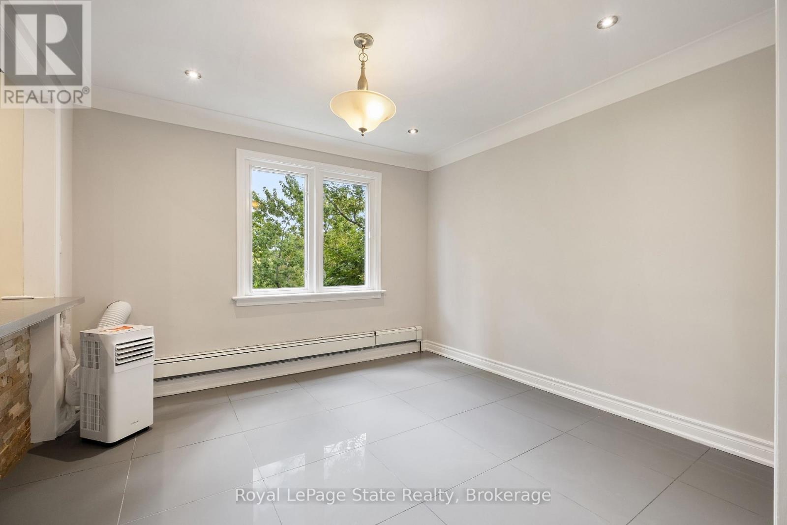












69 HILLVIEW ROAD

,
St. Catharines (Western Hill),




Ontario
L2S1S8

